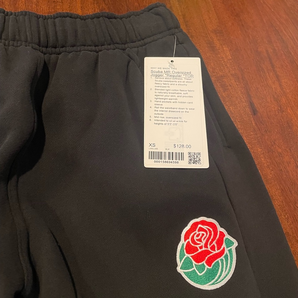 Lululemon x Rose Bowl limited edition Scuba Oversized Joggers. NWT Size XS
